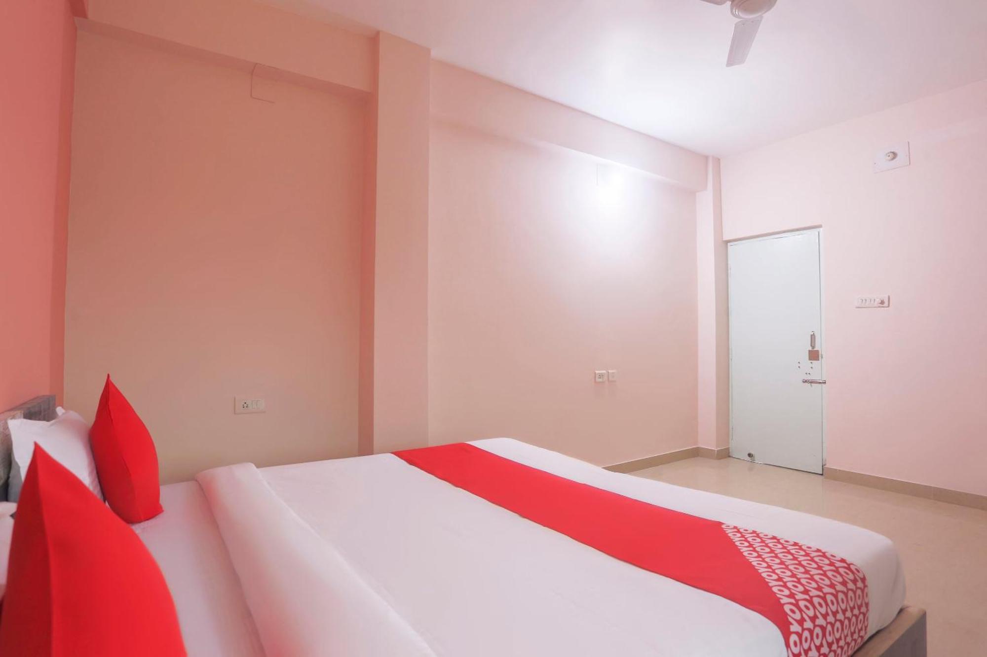 בובנשוואר Super Hotel O Avigna Residency מראה חיצוני תמונה